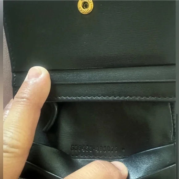 Gucci Black and Green Key Card Holder with Signature GG Logo - Picture 4 of 5